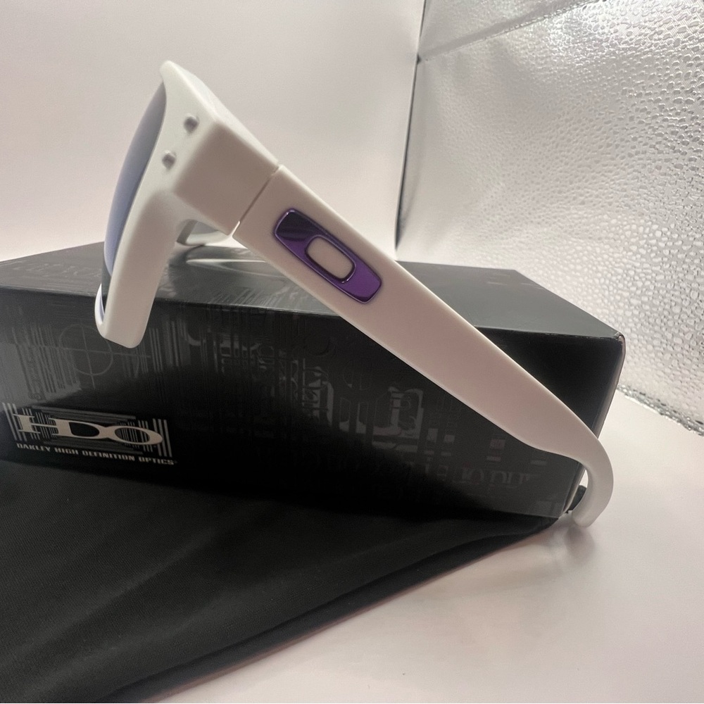Oakley Holbrook Sunglasses - Matte White Frame with Violet Iridium Lenses